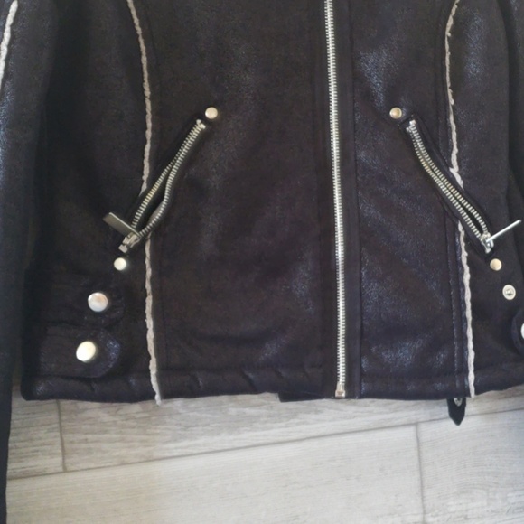 Jacket - Picture 2 of 4